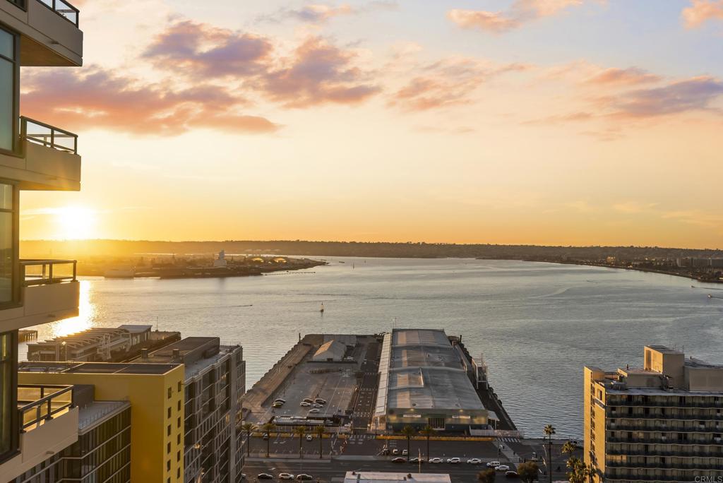 1199 Pacific Hwy 2501