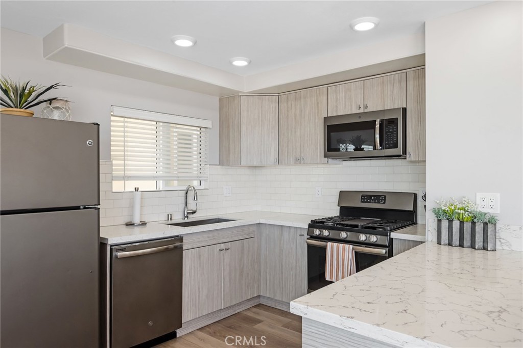 2208 The Strand