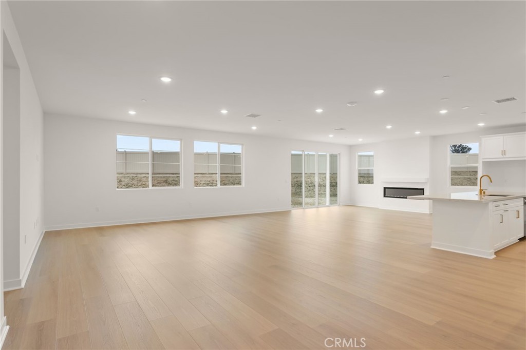 11737 Saddleback Drive