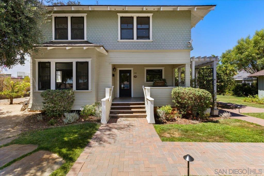 136 W 3rd Ave