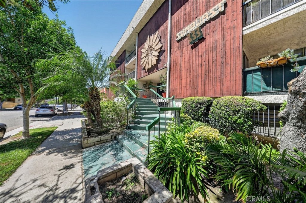 333 Burchett Street 206