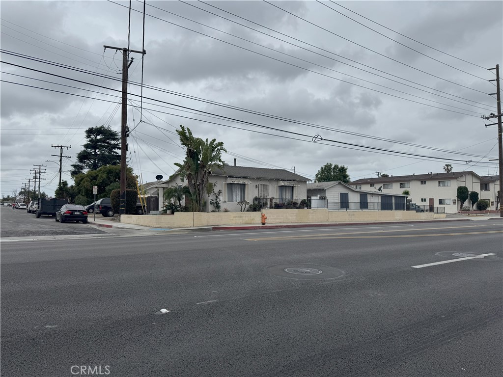 7232 W Cerritos Avenue