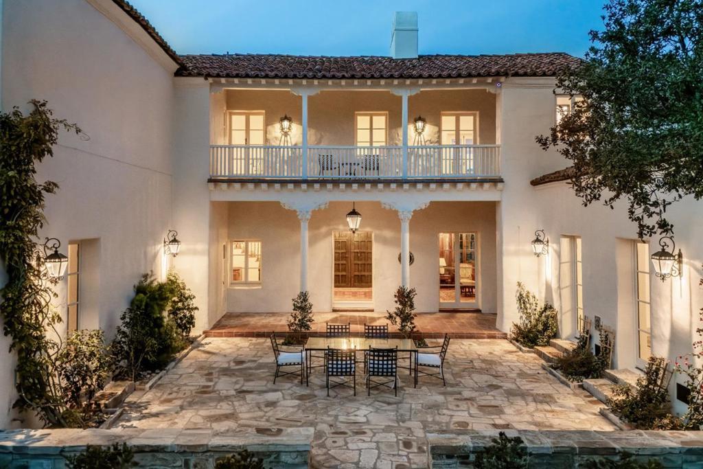 1451 Ondulado Road