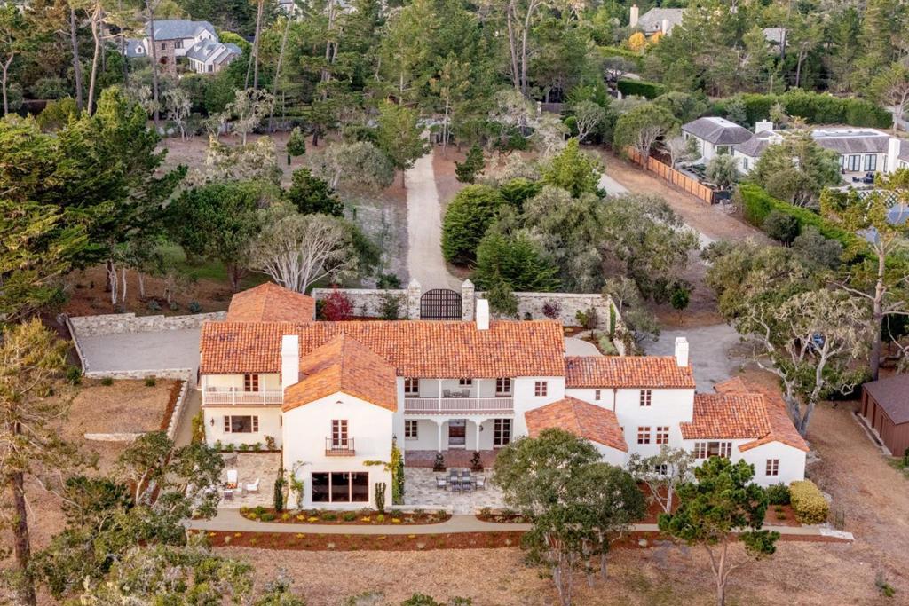 1451 Ondulado Road