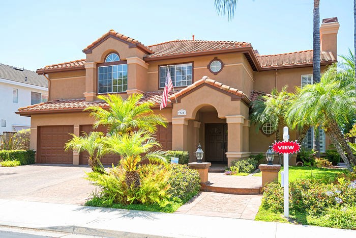 Beautiful luxury home in prestigious 24 hour gate guarded Canyon Crest Estate. Cul-de-sac location with city lights and partial lake view. 4 bed, 41/2 bath, 1 bed and full bath on first floor. Huge bonus room. 3 car garage . Kitchen has granite countertops with travertine backsplash, stainless steel appliances. Wow factor as you step through the front door with high cathedral ceiling. Beautiful sweeping staircase which leads to the massive romantic primary suite with retreat and double fireplace and lake view balcony. Custom luxury primary suite with built-in seating and wired for t.v. Backyard with built-in barbecue and patio cover. This exclusive community offers an amazing Club House with many amenities such as pool, spa, gym, sauna, tennis courts, kids play area and much more. Includes Membership to Mission Viejo Lake with all that it offers, summer concerts, movie nights and beaches etc.