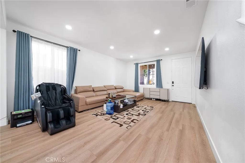 Rancho Cucamonga, California 91730, United States, 5 Bedrooms Bedrooms, ,3 BathroomsBathrooms,Residential,Active,219497