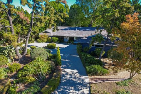 Photo of 9356 Beckford, Northridge, CA 91324 (MLS # SR25267940)