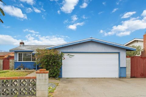 Photo of 1609 1609 Darwin St St, Seaside, CA 93955 (MLS # 41123880)