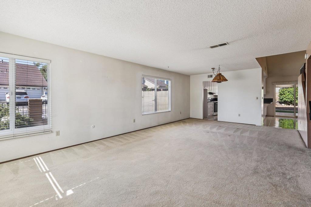 823 Fuchsia Ln