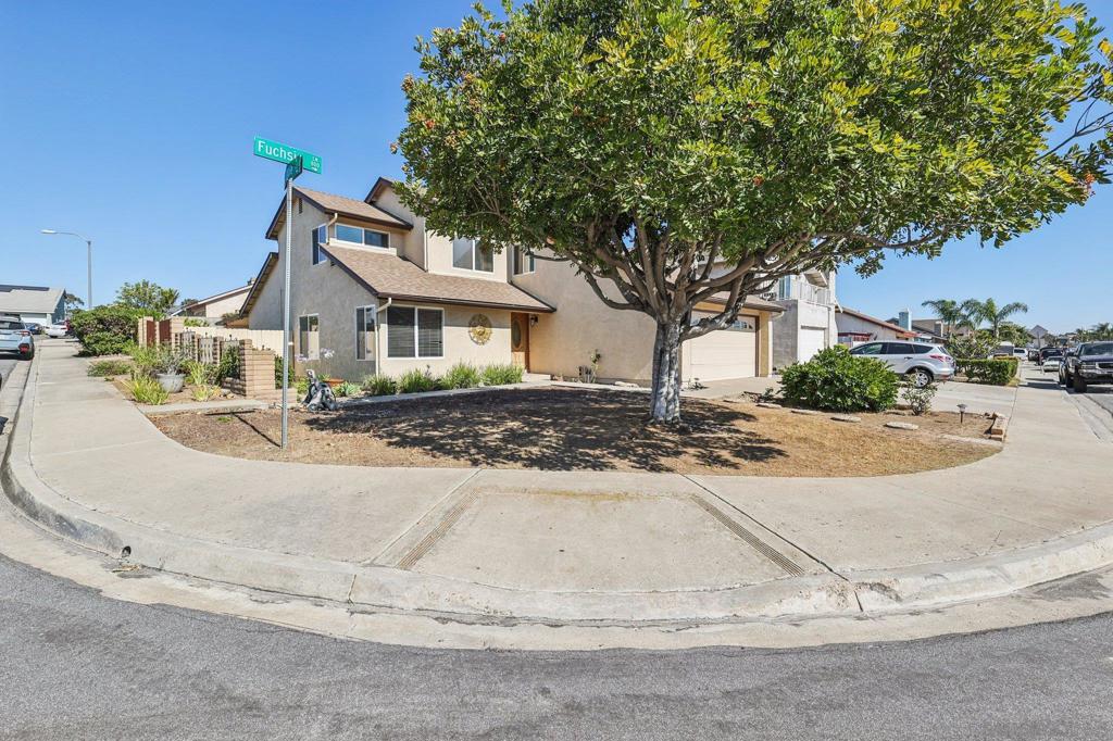 823 Fuchsia Ln
