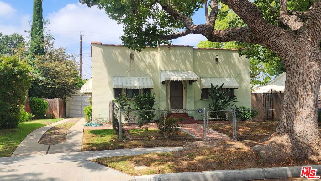 A rare opportunity to update and personalize this 2 bedroom Spanish in Burbank. There is a bonus room and a one car detached garage with a storage shed.