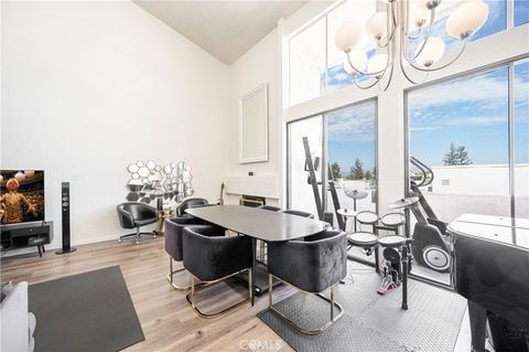 Photo of 5310 Zelzah Ave #312, Encino, CA 91316 (MLS # GD25224894)