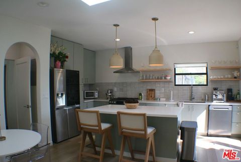 Photo of 8587 1/2 Rugby Drive, West Hollywood, CA 90069 (MLS # 26659535)