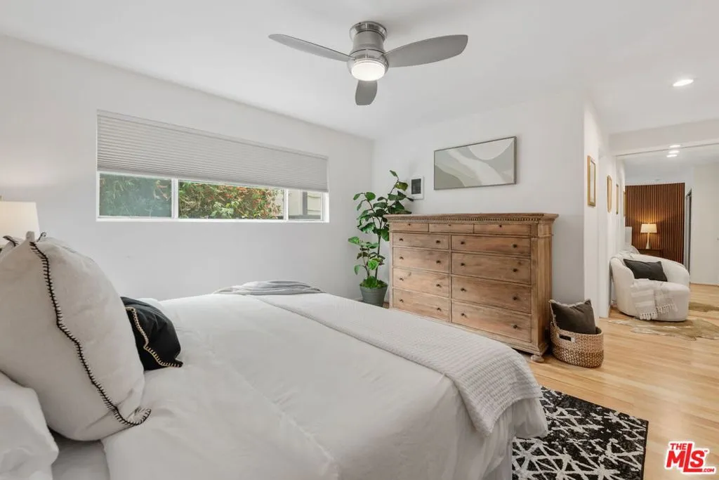 Santa Monica, California 90404, United States, 2 Bedrooms Bedrooms, ,2 BathroomsBathrooms,Residential,Active,156923