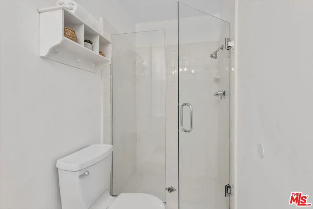 Santa Monica, California 90404, United States, 2 Bedrooms Bedrooms, ,2 BathroomsBathrooms,Residential,Active,156923