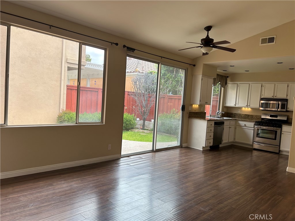 Travilla (TRAV) - Residential Lease