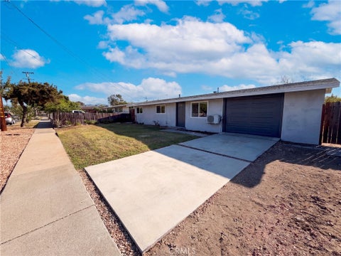 Photo of 8869 Tangelo AVE, Fontana, CA 92335 (MLS # IV26199721)