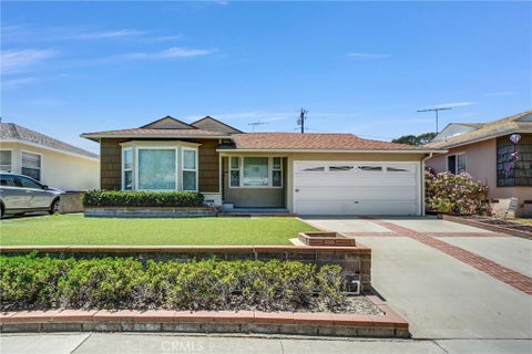 Photo of 4847 Ocana AVE, Lakewood, CA 90713 (MLS # OC26157025)