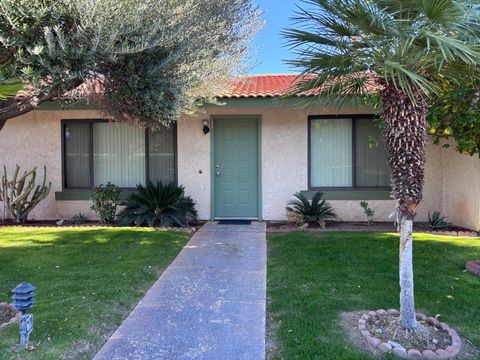 Photo of 63 Lakeview Circle, Cathedral City, CA 92234 (MLS # 219140124DA)