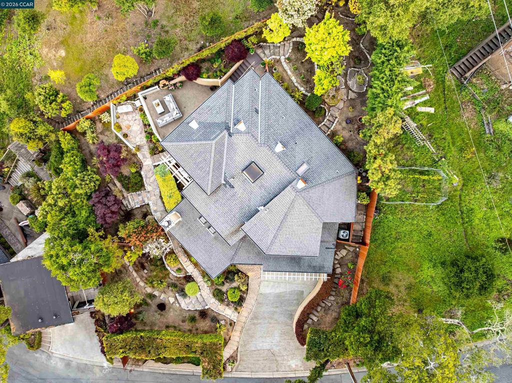 87 Claremont Ave
