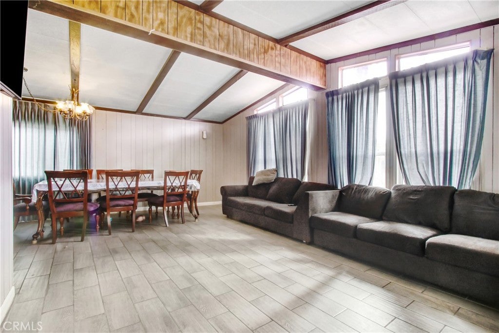 399 Coral Hills