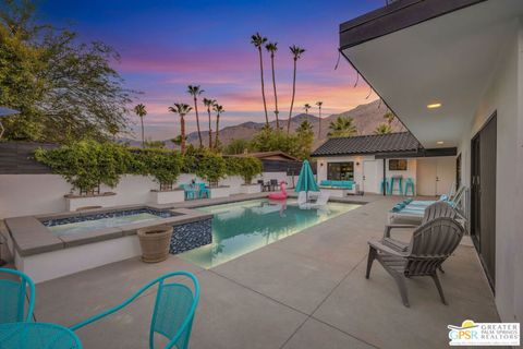 Photo of 550 S Indian Trail, Palm Springs, CA 92264 (MLS # 25563595PS)
