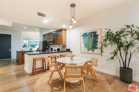 Photo of 6001 Carlton Way #105, Los Angeles, CA 90028 (MLS # 25606303) Photo of 6001 Carlton Way #105, Los Angeles, CA 90028 (MLS # 25606303)