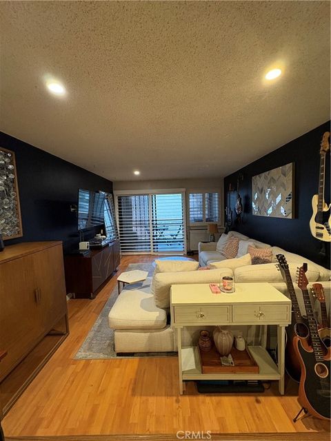Photo of 1118 Valencia Street #113, Los Angeles, CA 90015 (MLS # SR26089904)