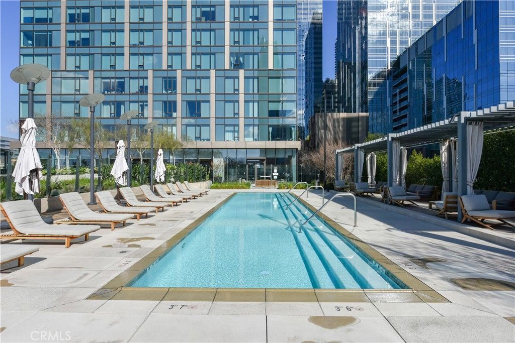 Photo of 889 Francisco St #1911, Los Angeles, CA 90017 (MLS # OC25240229)