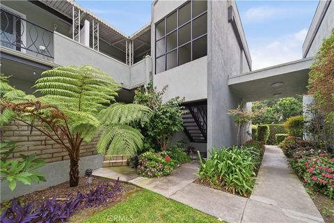 Photo of 5140 E Atherton Street #6, Long Beach, CA 90815 (MLS # RS26103188)