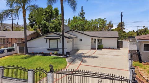 Property photo of 18543 E Gallarno, Covina, CA 91722