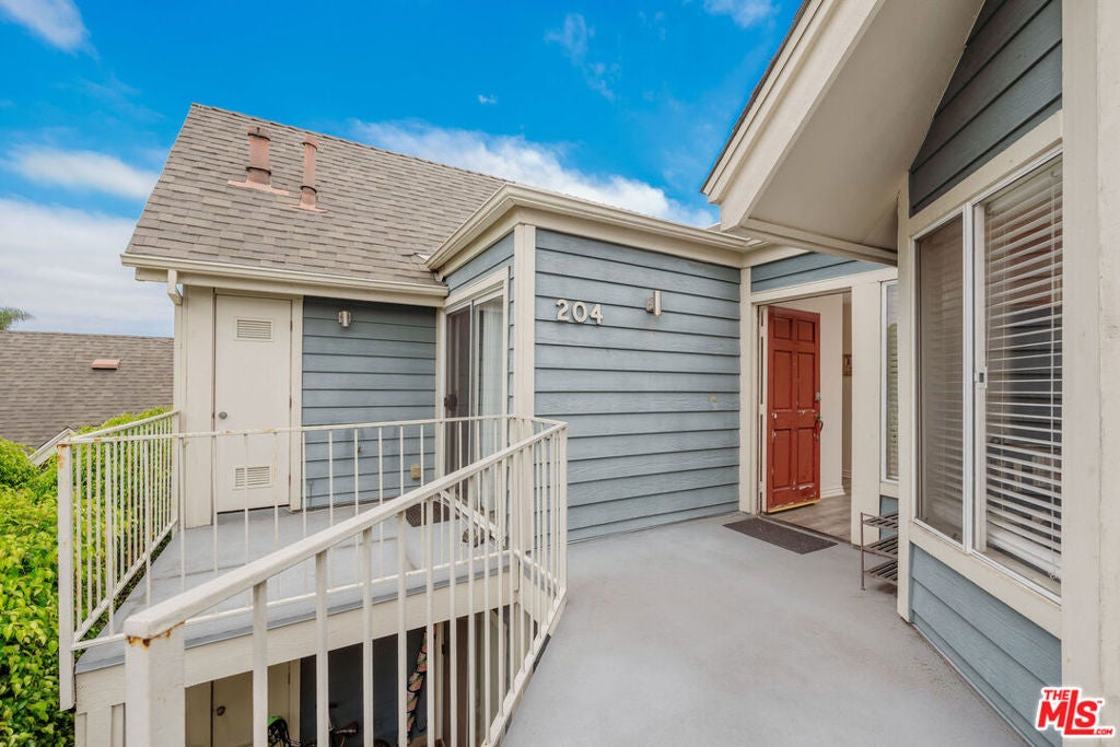 810 Baker Street 204, Costa Mesa CA 92626