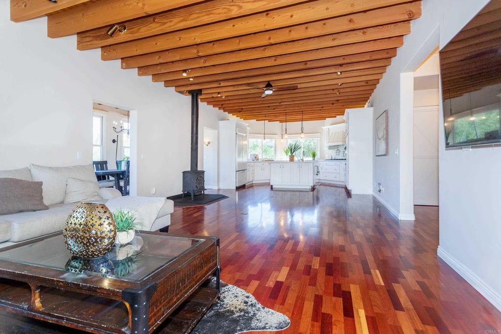 26285 Calle De Encinas