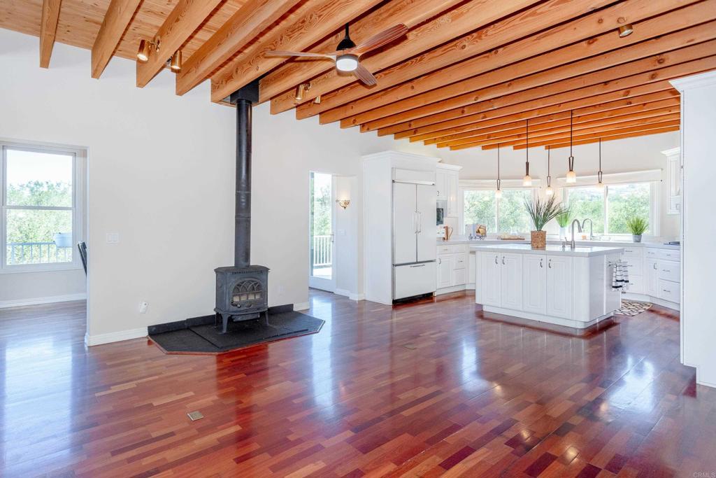 26285 Calle De Encinas
