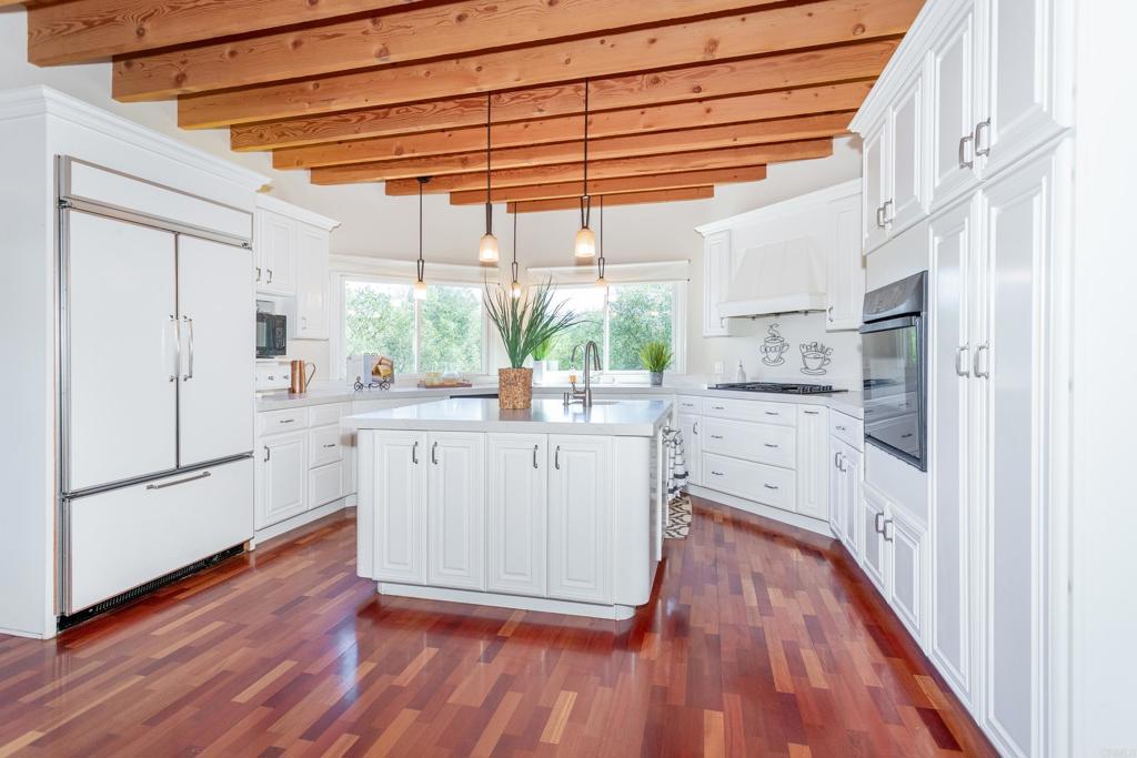 26285 Calle De Encinas