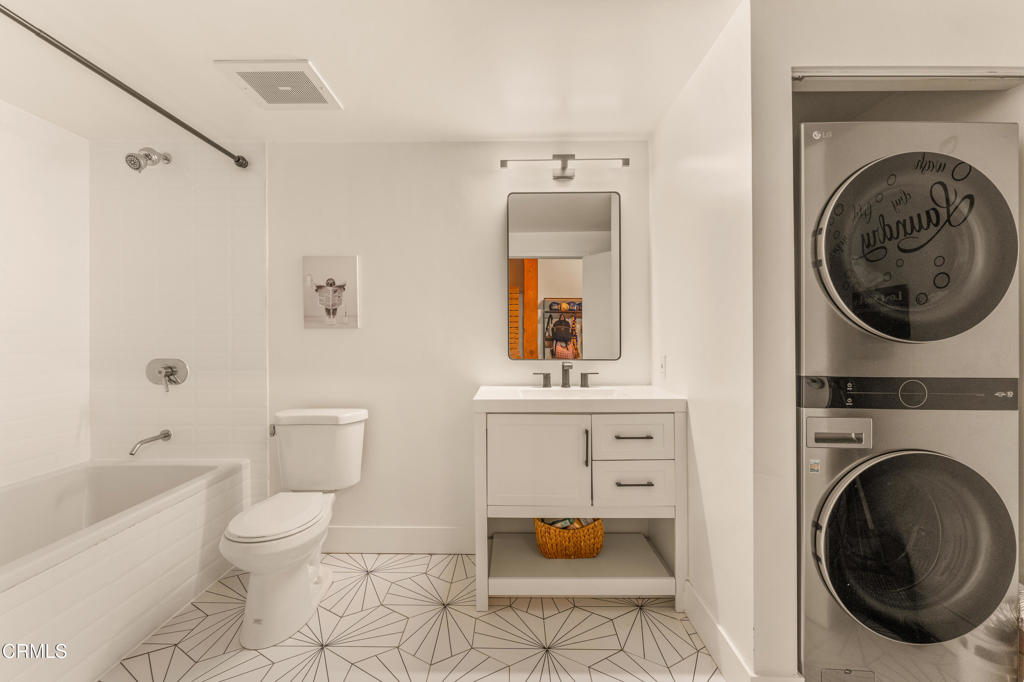 530 S Hewitt Street 426