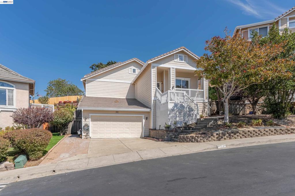 866 Bridgeway Cir