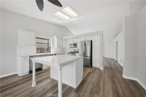 Photo of 24428 Oakridge Cir CIR, Murrieta, CA 92562 (MLS # SW26137819)