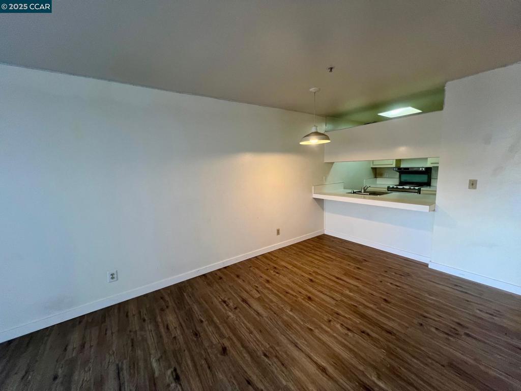 BROADWAY PLAZA - Residential