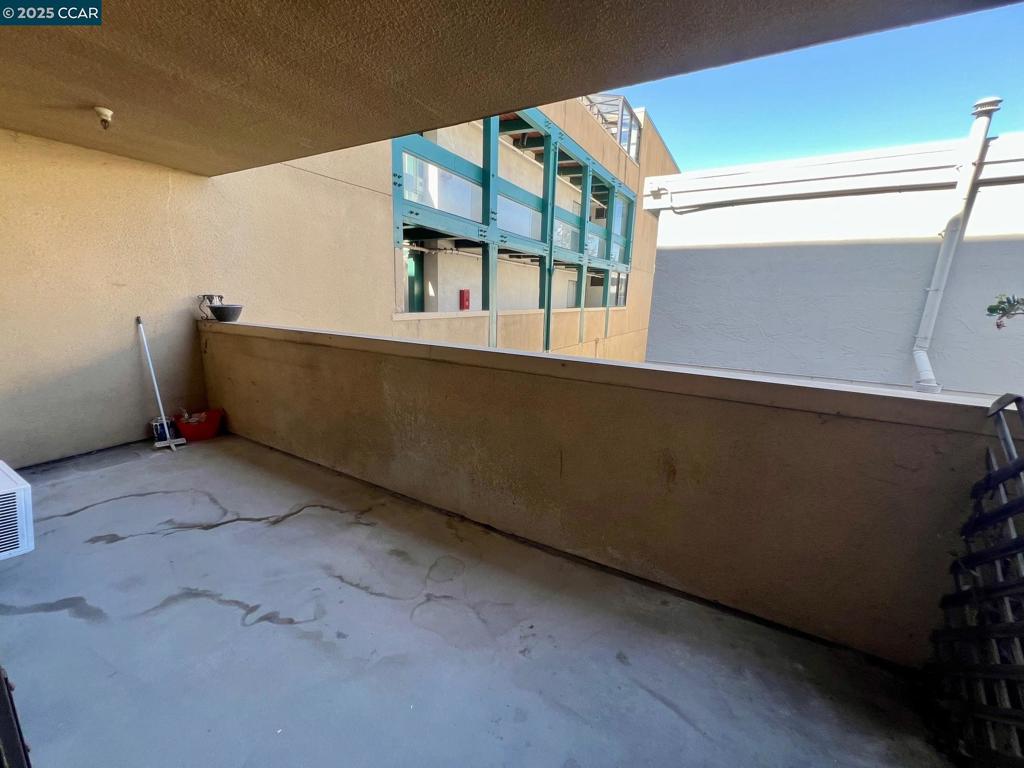 BROADWAY PLAZA - Residential