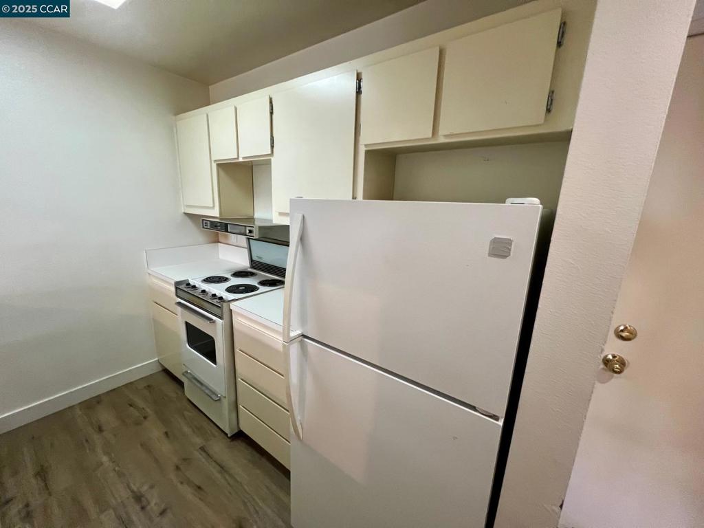 BROADWAY PLAZA - Residential