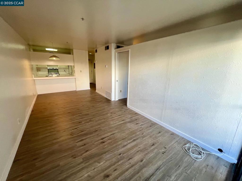 BROADWAY PLAZA - Residential