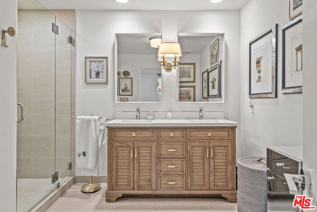 Wilshire Palms - Residential