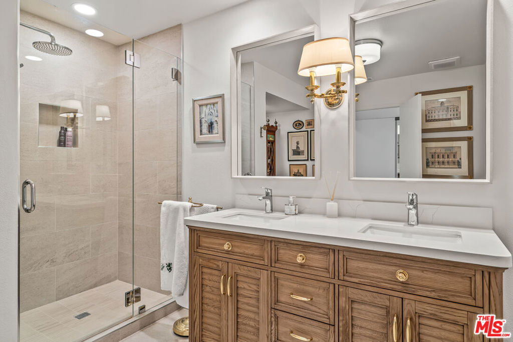 Wilshire Palms - Residential