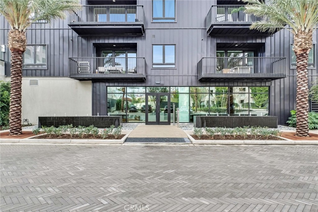 2209 Rivington