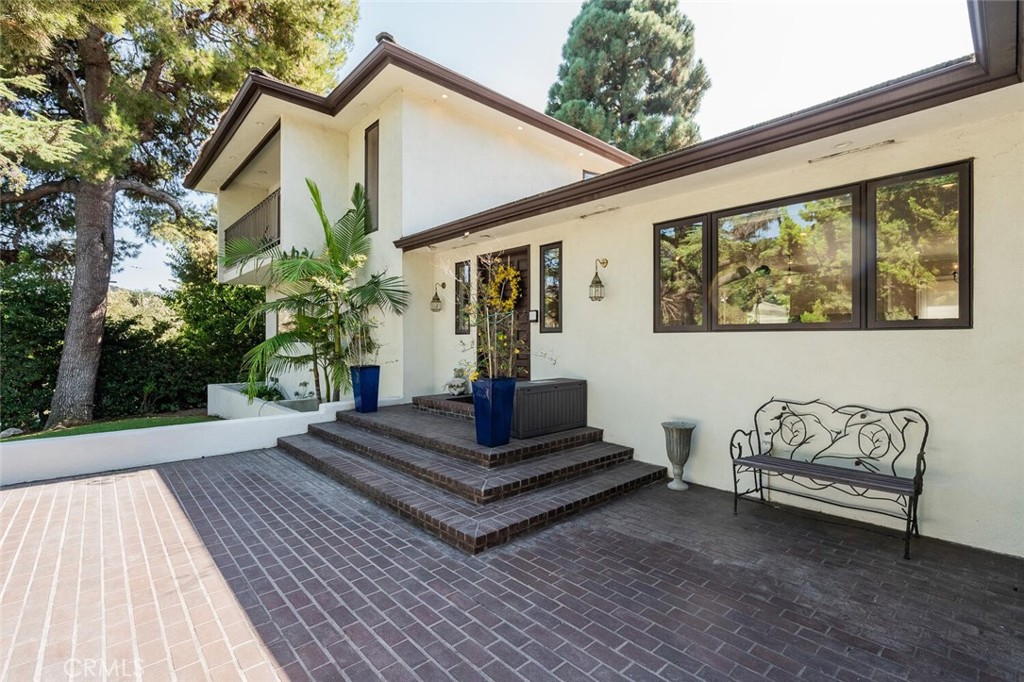 3025 Country Club