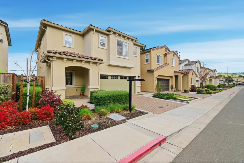 Photo of 121 Mountaintop Avenue, Hayward, CA 94544 (MLS # ML82034425)