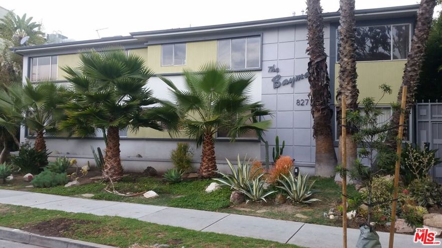 WALKING DISTANCE TO THE BEACH Beautiful, large one bedroom one bathroom condominium for sale, front corner unit. Very bright, hardwood floors, new and great paint job, laundry room included in the building. Beautiful, bright courtyard in a quiet Santa Monica street with easy access to all. You don't want to miss this great unit. Pleae call me. FOR SHOWING PLEASE CALL ME OR TEXT ME. THANK YOU