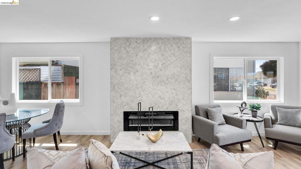 3672 Del Monte Way