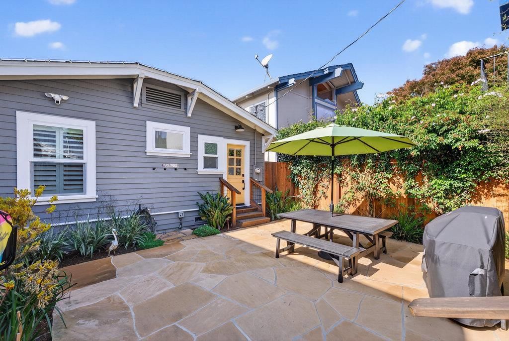 Photo of 425 Riverview Avenue, Capitola, CA 95010 (MLS # ML82025606)